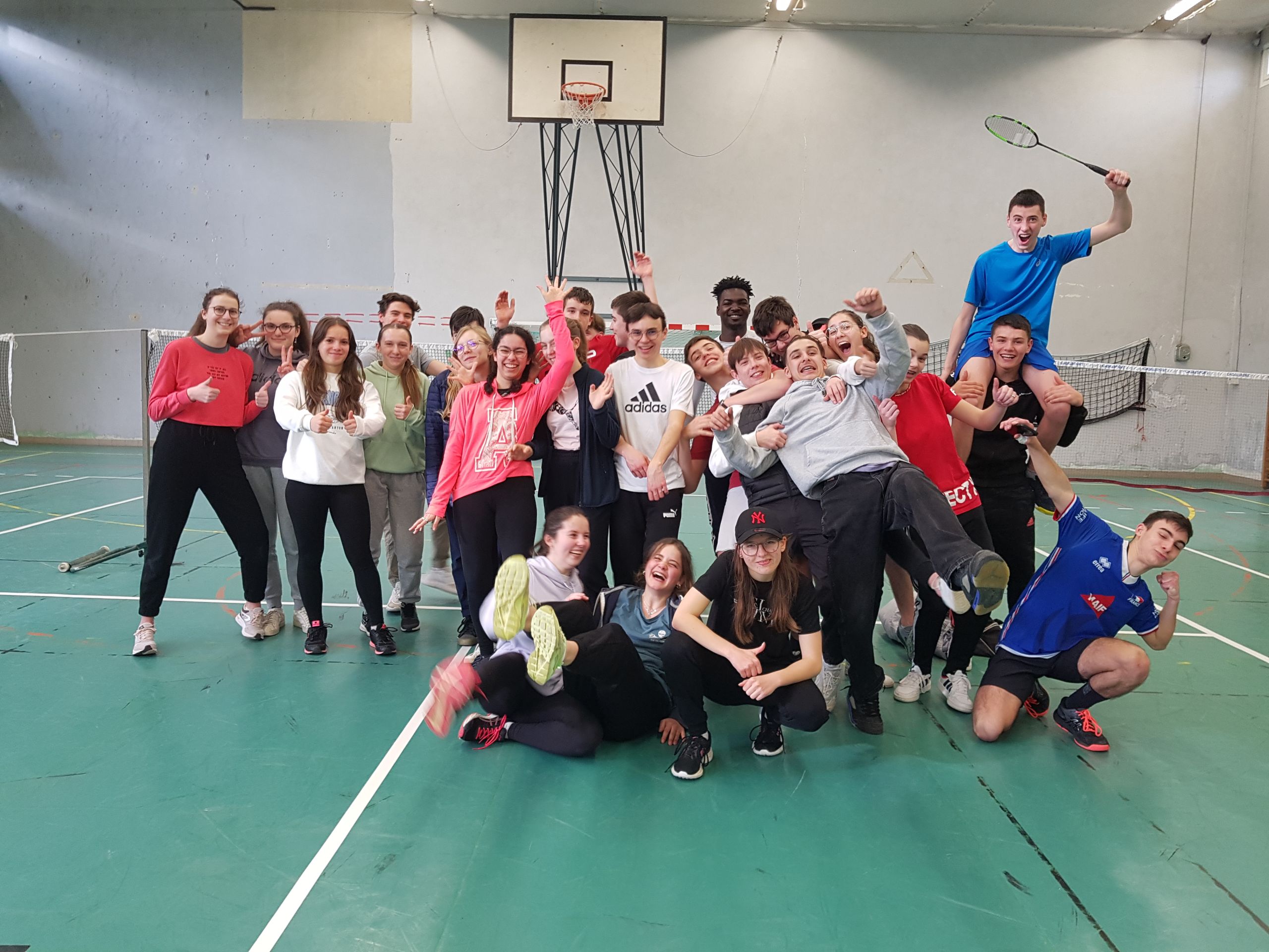 Cibeins organise un tournoi amical de badminton